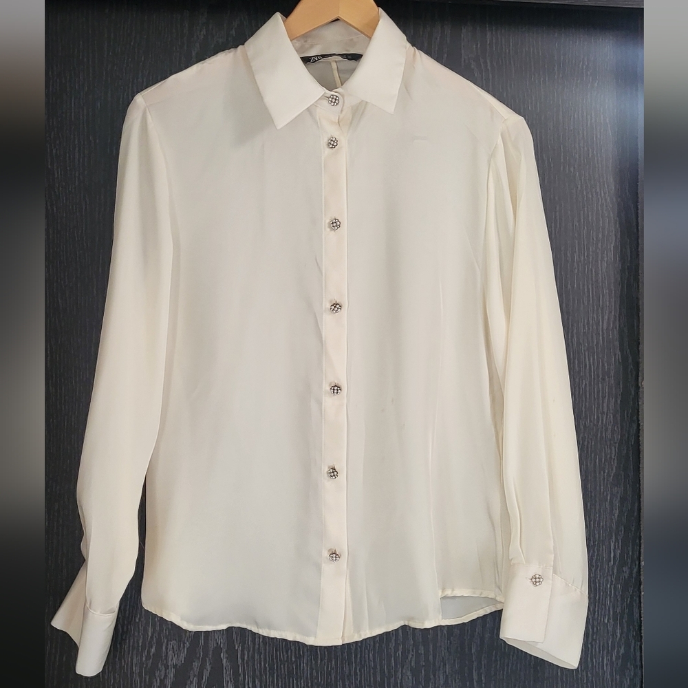 Zara Cream Button-Down Silk Shirt with Silver/Pearls Accents Buttens